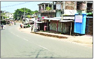 অবরোধ-পরিবহণ ধর্মঘটে অচল খাগড়াছড়ি-রাঙামাটি