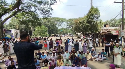 ভিসি নিয়োগের দাবিতে ইবি শিক্ষার্থীদের মহাসড়ক অবরোধ