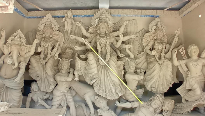 বাকেরগঞ্জে ৭৫ টি পুজা মন্ডপে দুর্গা পূজা উদযাপনের জন্য প্রস্তুত 