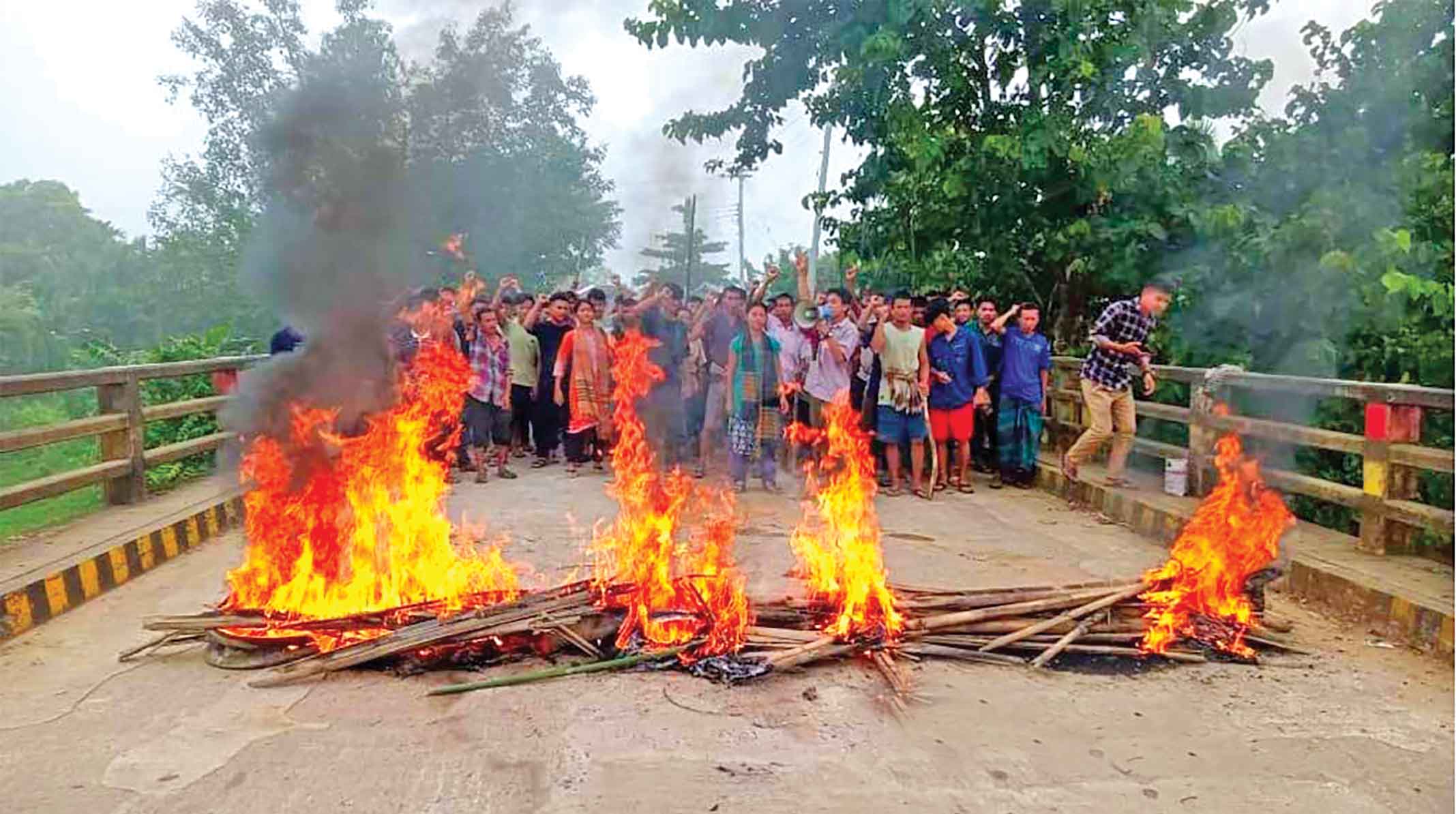 তিন পার্বত্য জেলায় বন্ধ যান চলাচল, চরম ভোগান্তি