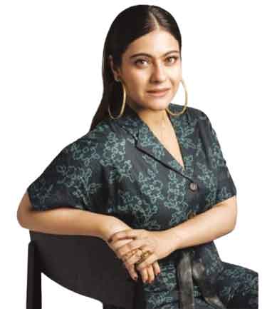 কটাক্ষের মুখে কাজল