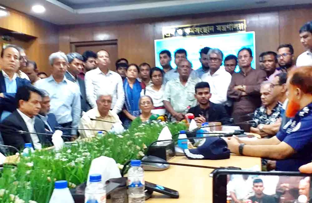 ১৮ দাবি মেনেছে মালিকপক্ষ আজ খুলছে সব কারখানা