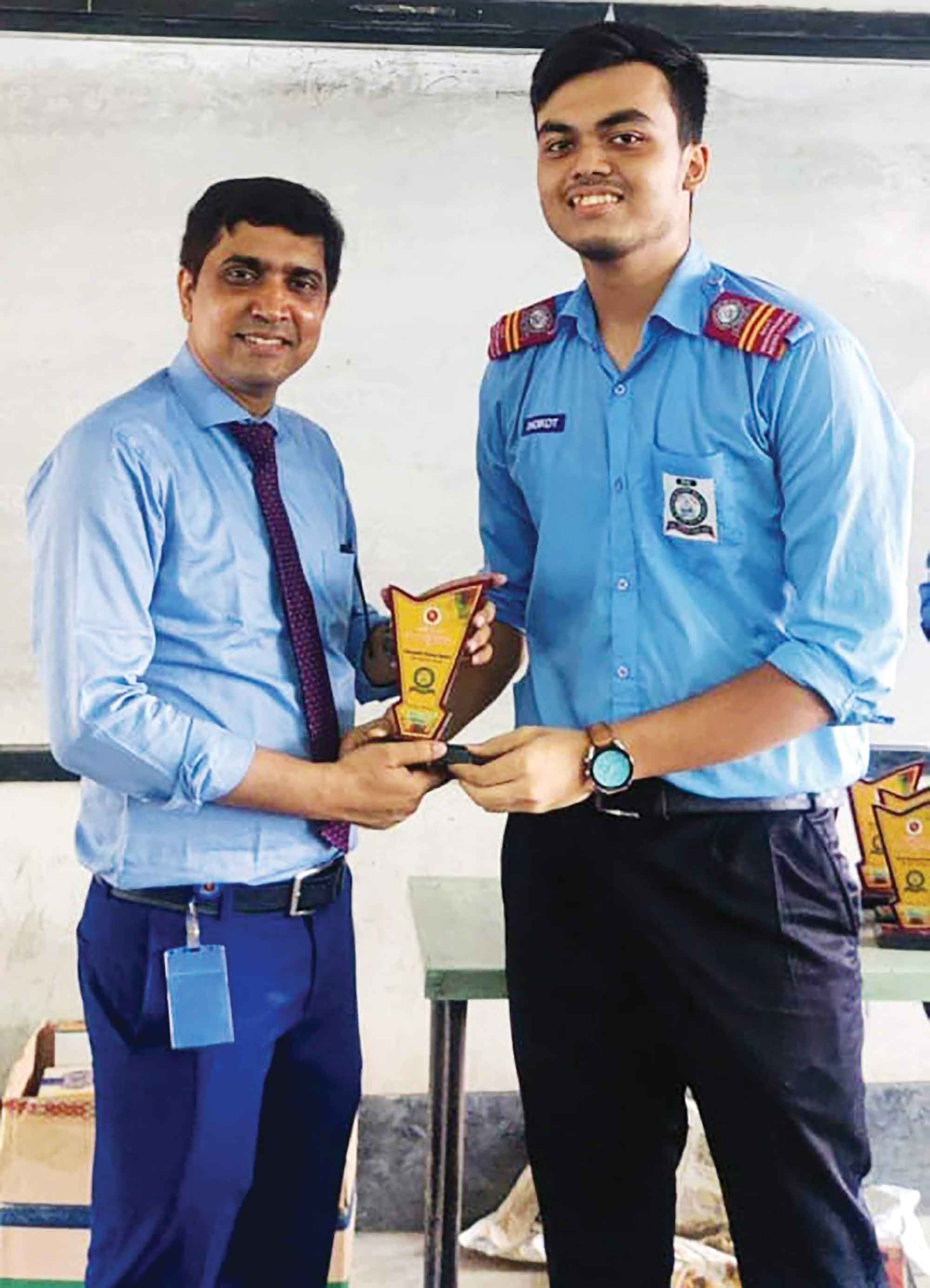 সেই দৃশ্য মনে হলে আঁতকে উঠি