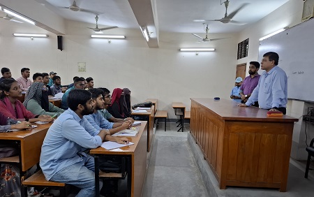 ৩ মাস পর ক্লাস শুরু, প্রাণচাঞ্চল্য ফিরেছে বেরোবি ক্যাম্পাসে