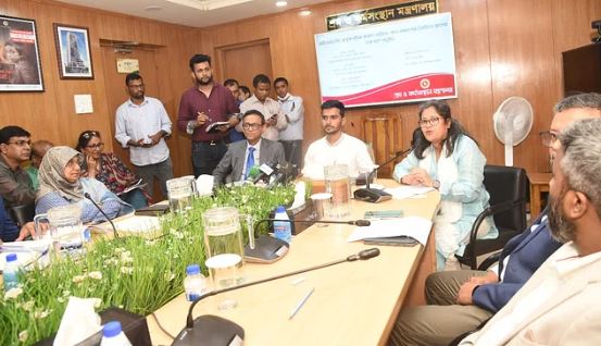 সাকিবকে অবস্থান পরিষ্কার করতে বললেন ক্রীড়া উপদেষ্টা