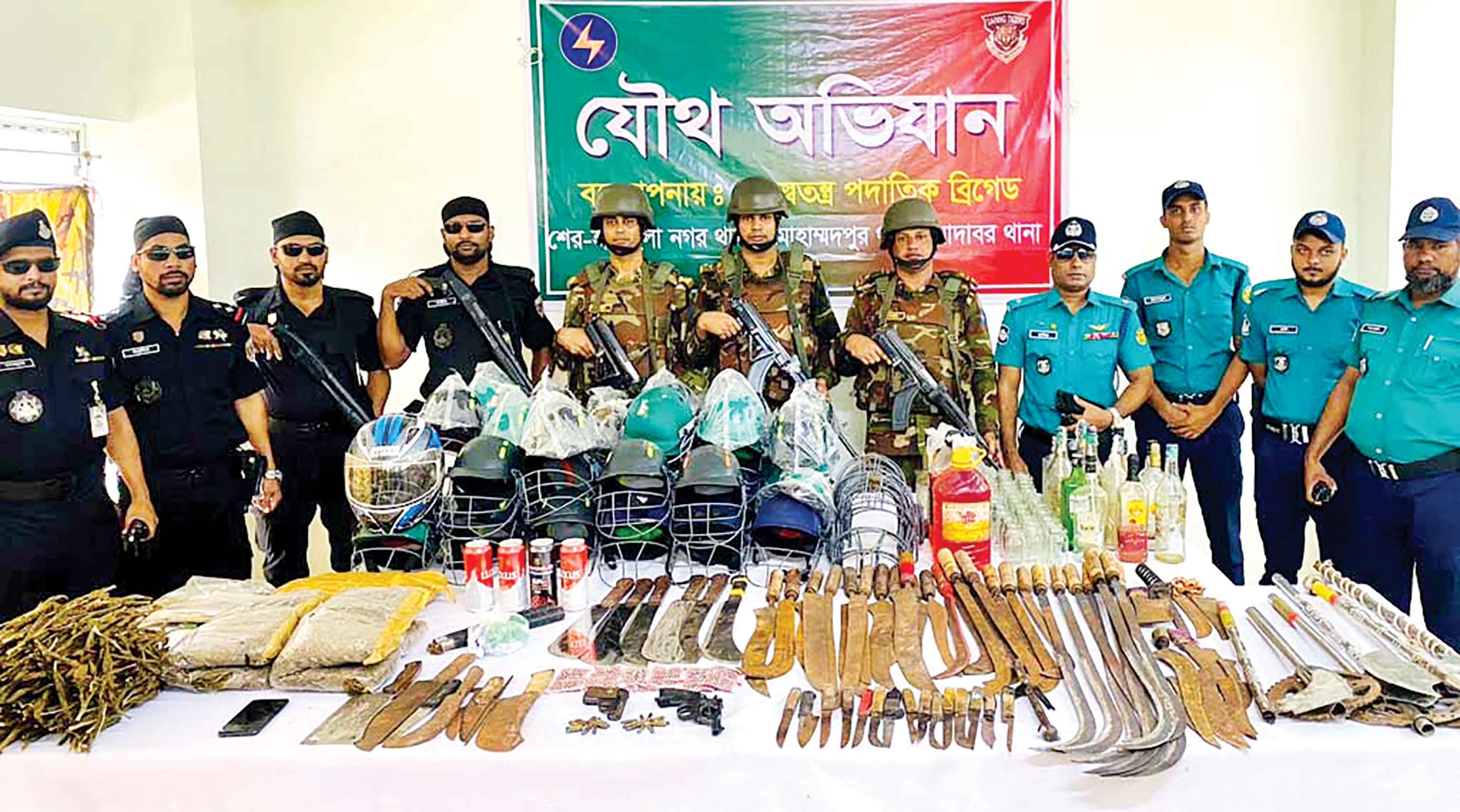 জেনেভা ক্যাম্প থেকে 'পিচ্চি রাজা'সহ গ্রেপ্তার ৩৫