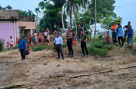 ঝিনাইগাতীতে অবৈধ বালু উত্তোলনের জায়গায় অভিযান পরিচালনা