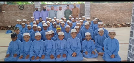 ঠাকুরগাঁওয়ে আব্দুল আলী-নুরুন্নাহার ওয়েলফেয়ার ফাউন্ডেশনের পোশাক বিতরণ  