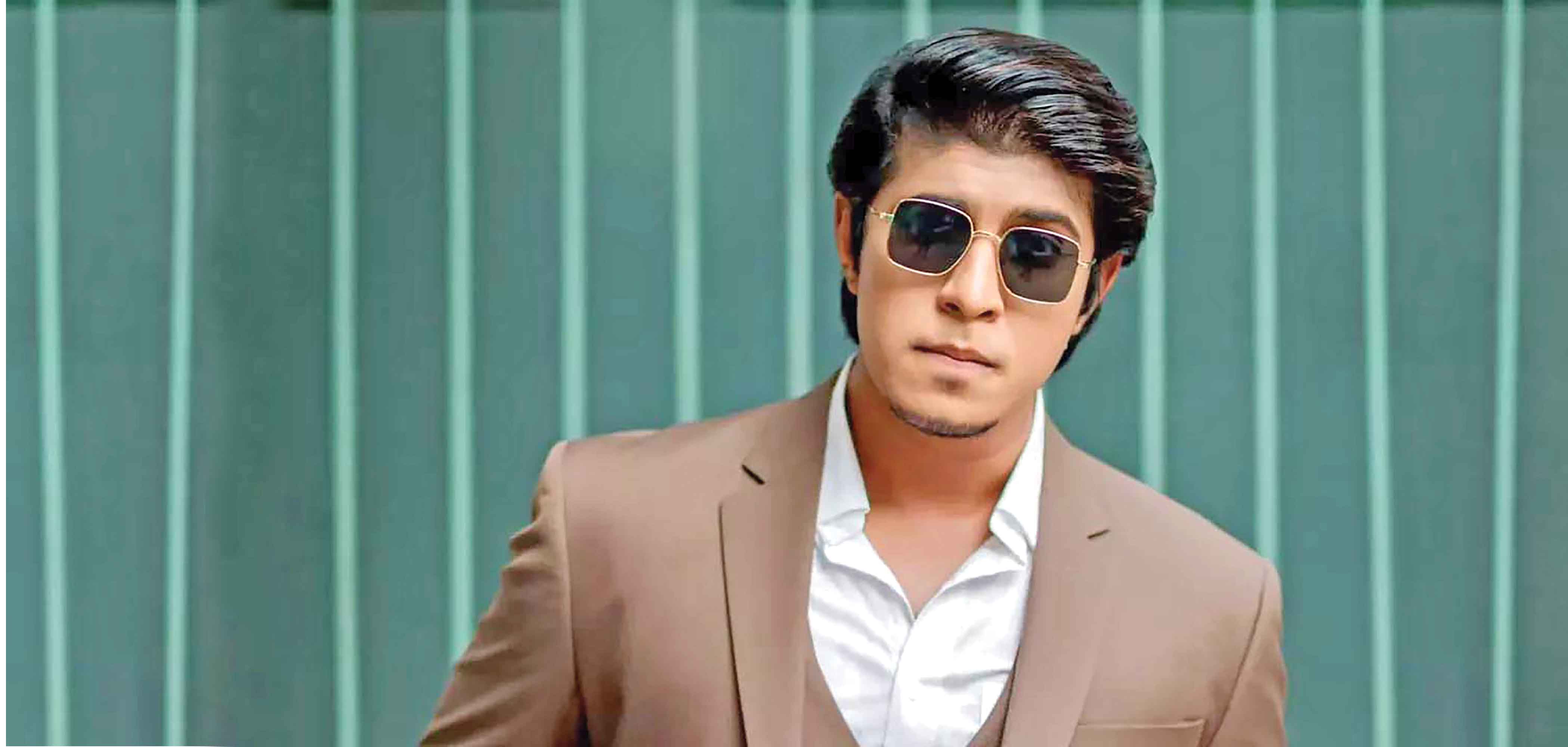 তারকা দু্যতিতে তৌসিফ
