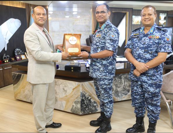 বেবিচক চেয়ারম্যান এর সাথে এভিয়েশন বিশ্ববিদ্যালয় এর উপাচার্যের সৌজন্য সাক্ষাৎ