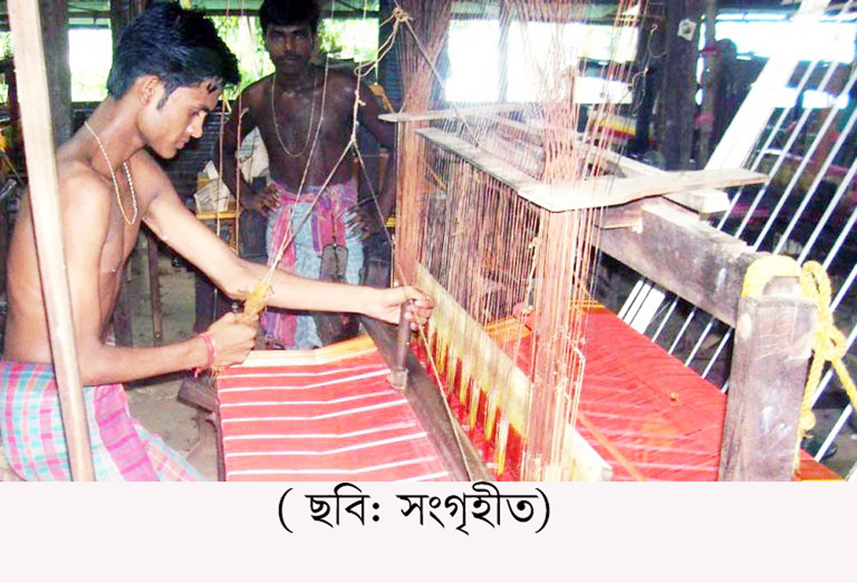 বিলুপ্ত প্রায় আড়াইহাজারের হস্তচালিত তাঁত শিল্প