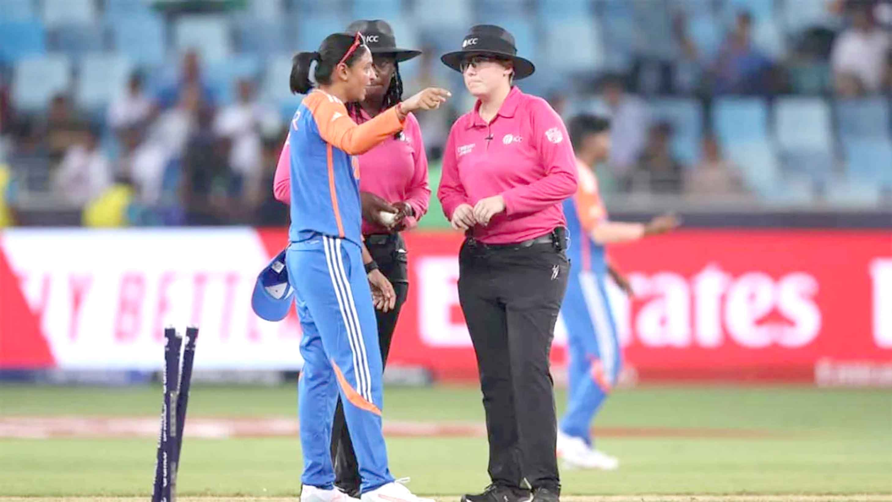 ভারতের হার ছাপিয়ে আলোচনায় রান আউট বিতর্ক