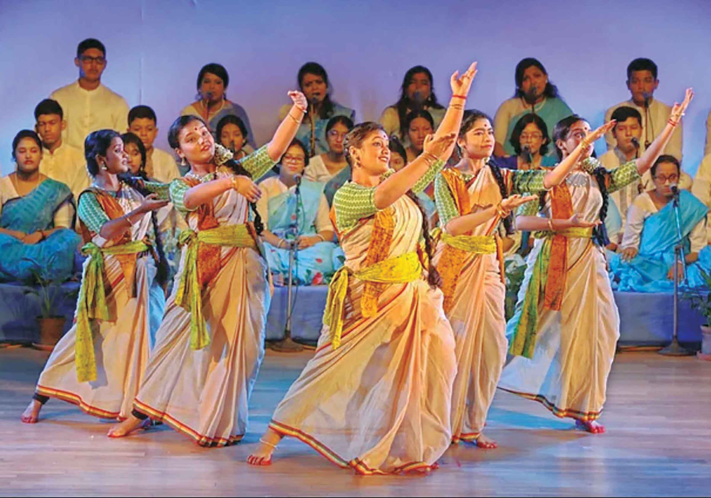 ছায়ানটের সুরে-ছন্দে শরতের স্নিগ্ধতা