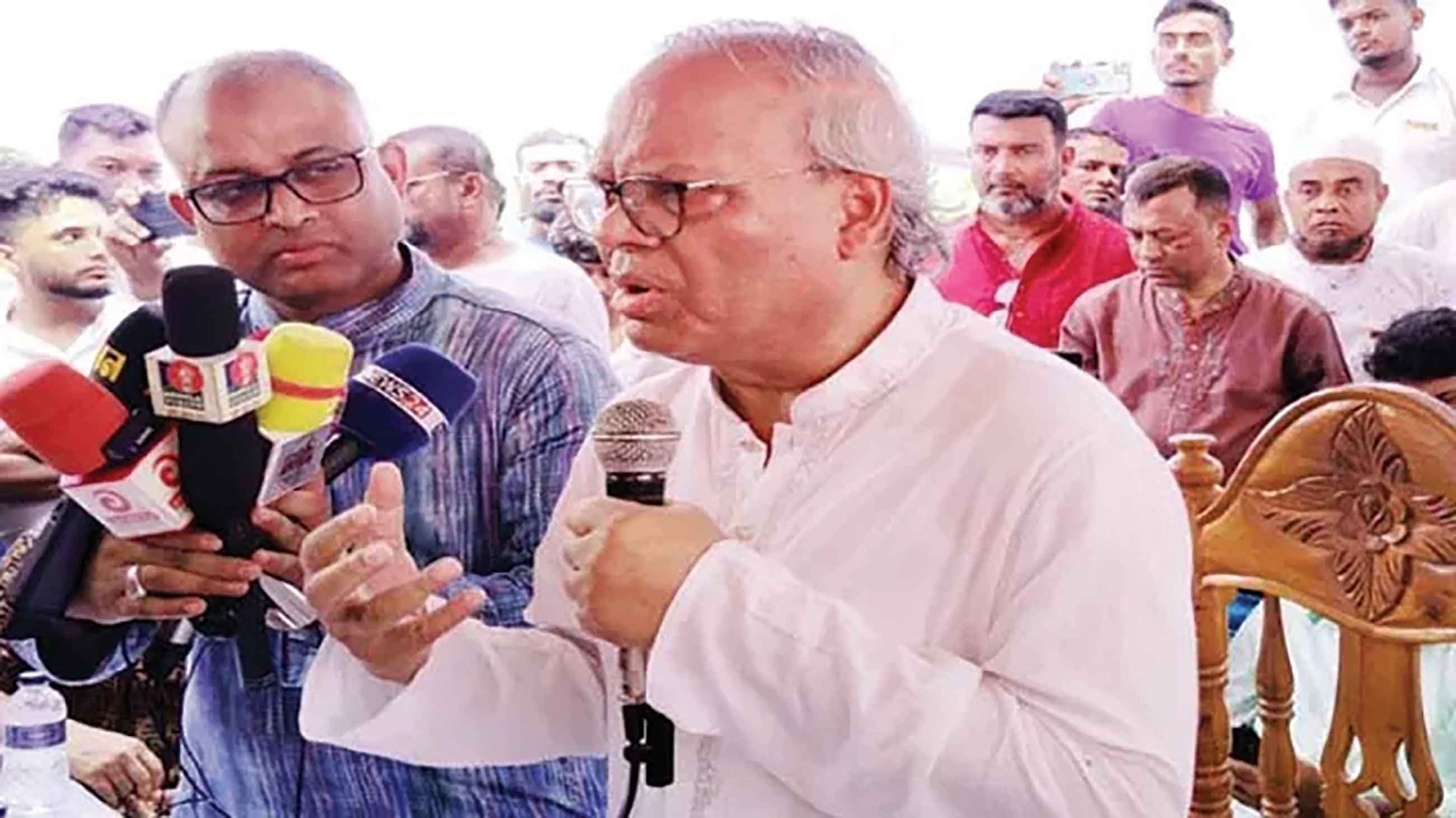 অন্তর্র্বর্তী সরকার ব্যর্থ হলে শহীদদের আত্মত্যাগ কলঙ্কিত হবে :রিজভী