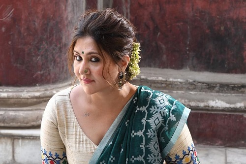 আমি এত কষ্ট পাই, মনে হয় মরে যাই : স্বস্তিকা