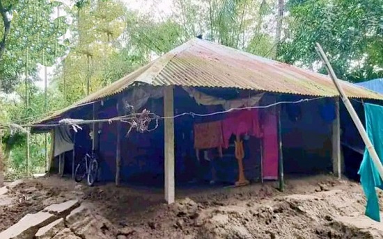 ফেনীতে বন্যায় প্রায় ৬৫ হাজার ঘরবাড়ির ক্ষয়ক্ষতি, তৎপরতা নেই পুনর্বাসনে