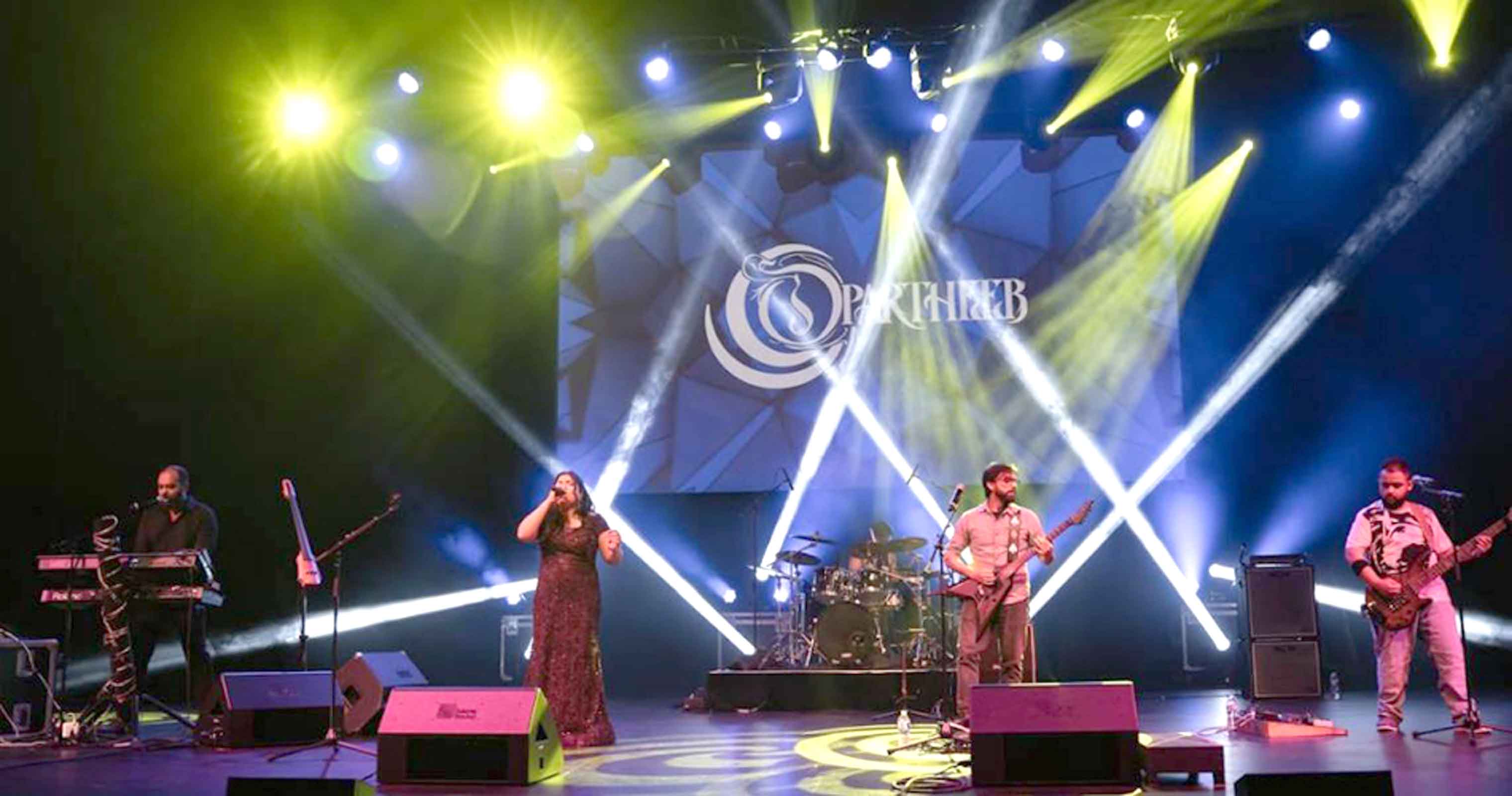 বন্যার্তদের আর্থিক সহায়তায় কানাডায় চার ব্যান্ডের কনসার্ট