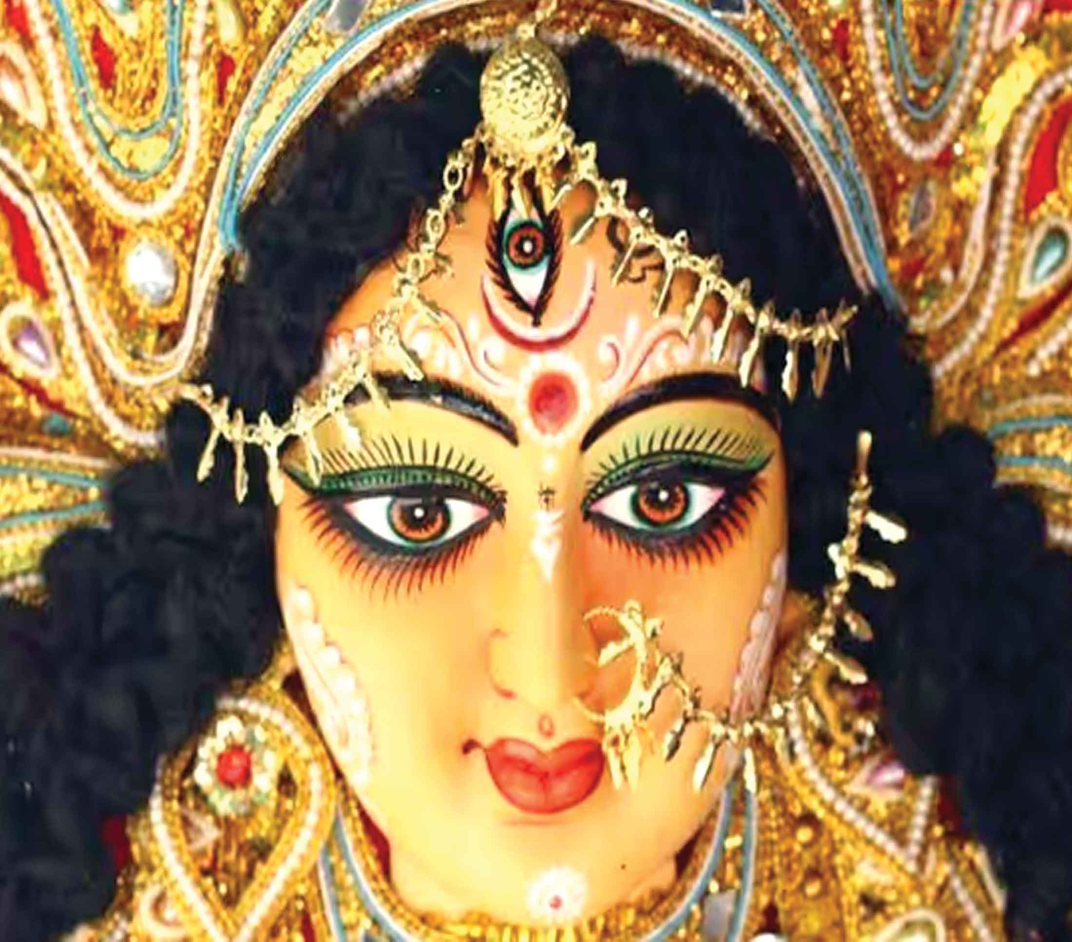 অসুর বিনাশিনী দেবী দুর্গা