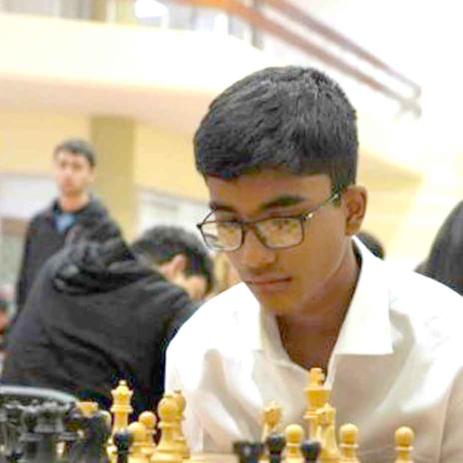 হাঙ্গেরির গ্র্যান্ডমাস্টারকে হারালেন নীড়