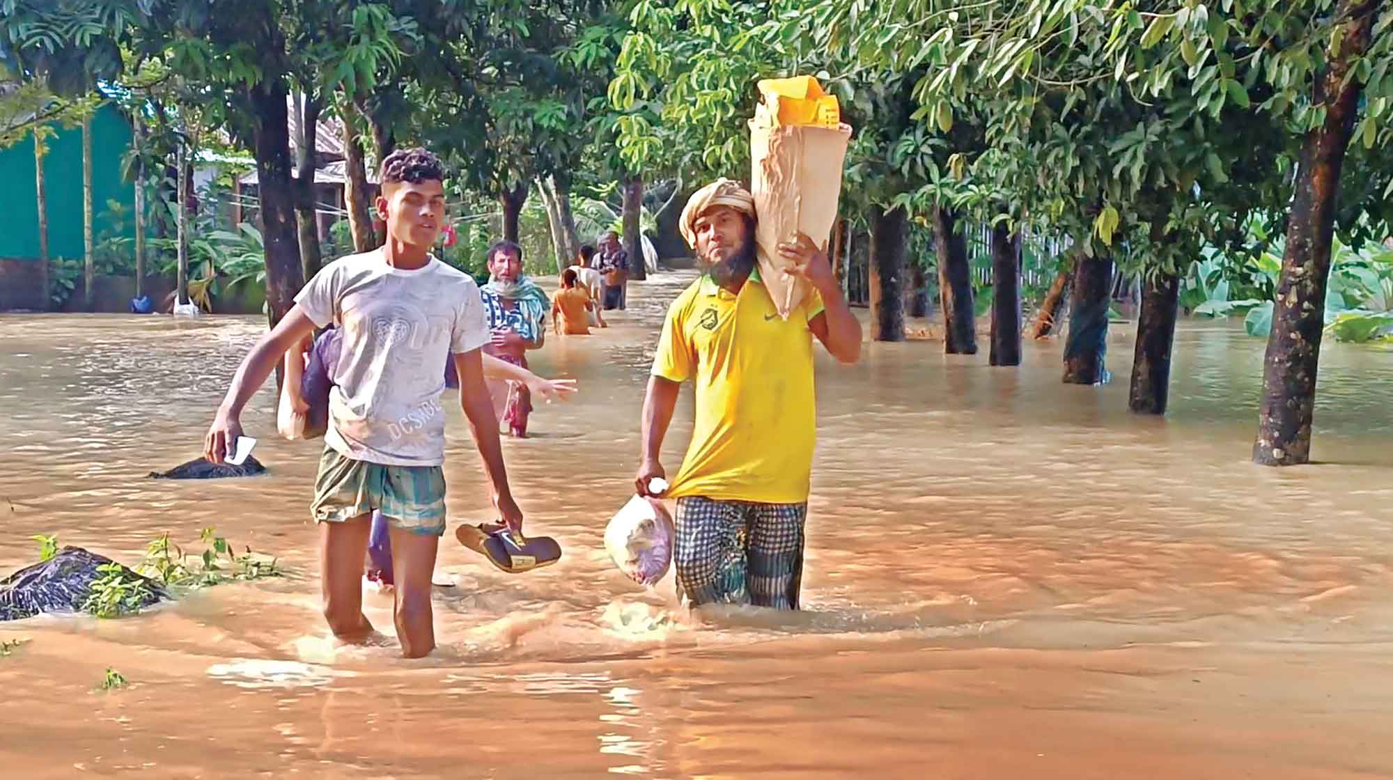 সংকট কাটেনি, দুর্ভোগে দুর্গতরা