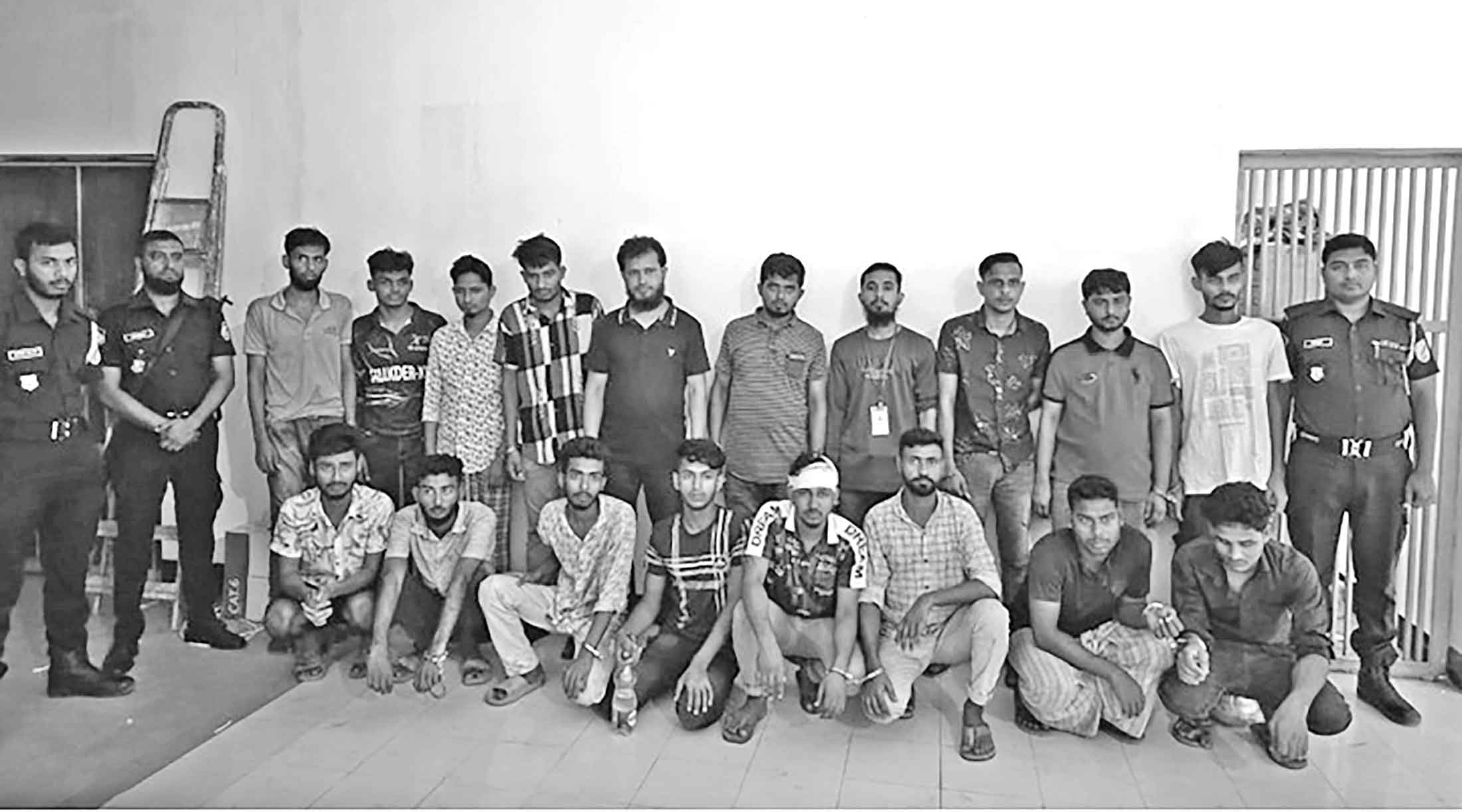 শিল্প খাতে অস্থিতিশীল পরিস্থিতি সৃষ্টির অভিযোগে গ্রেপ্তার ১৬