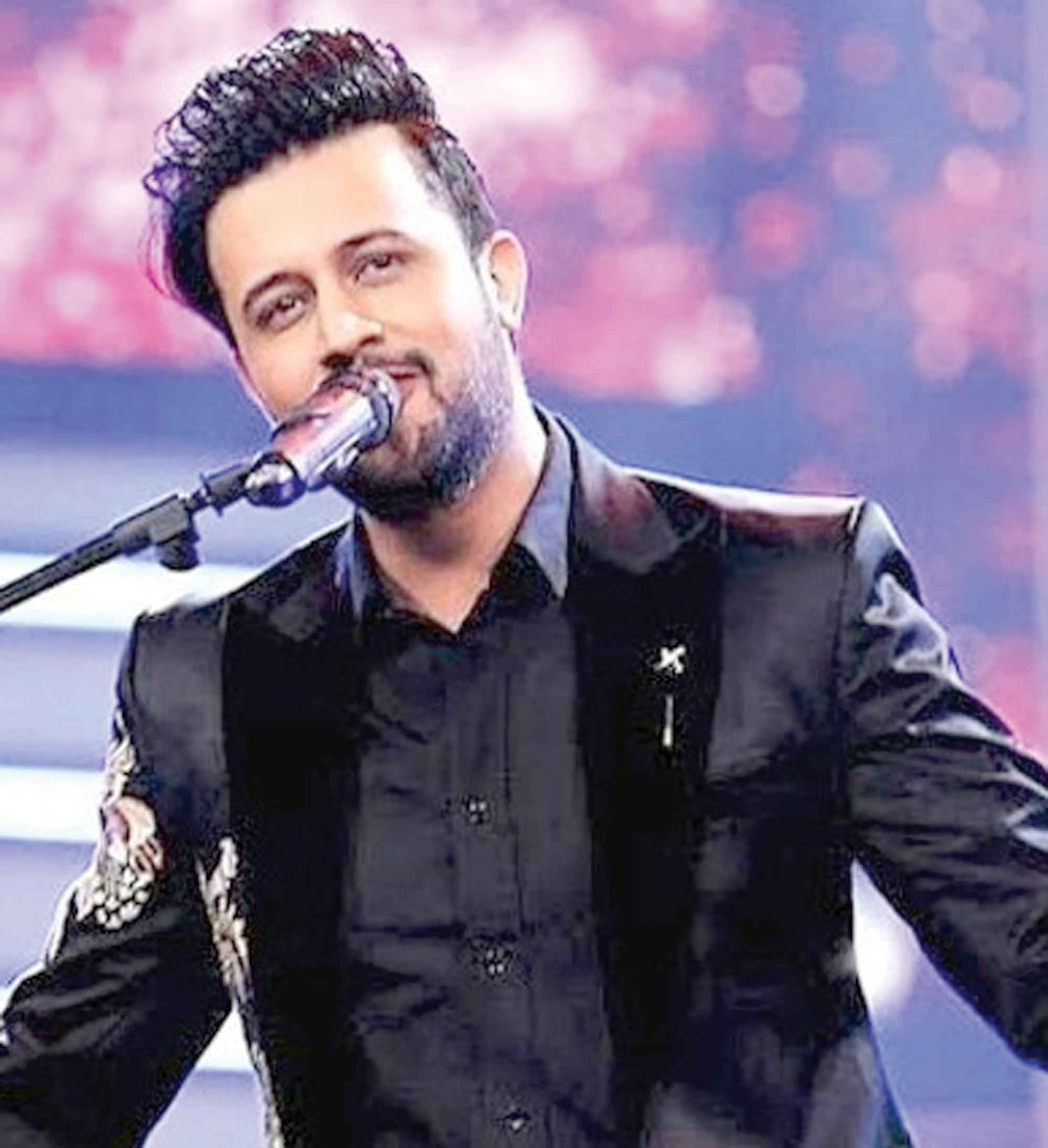 ফের ঢাকায় আসছেন আতিফ আসলাম