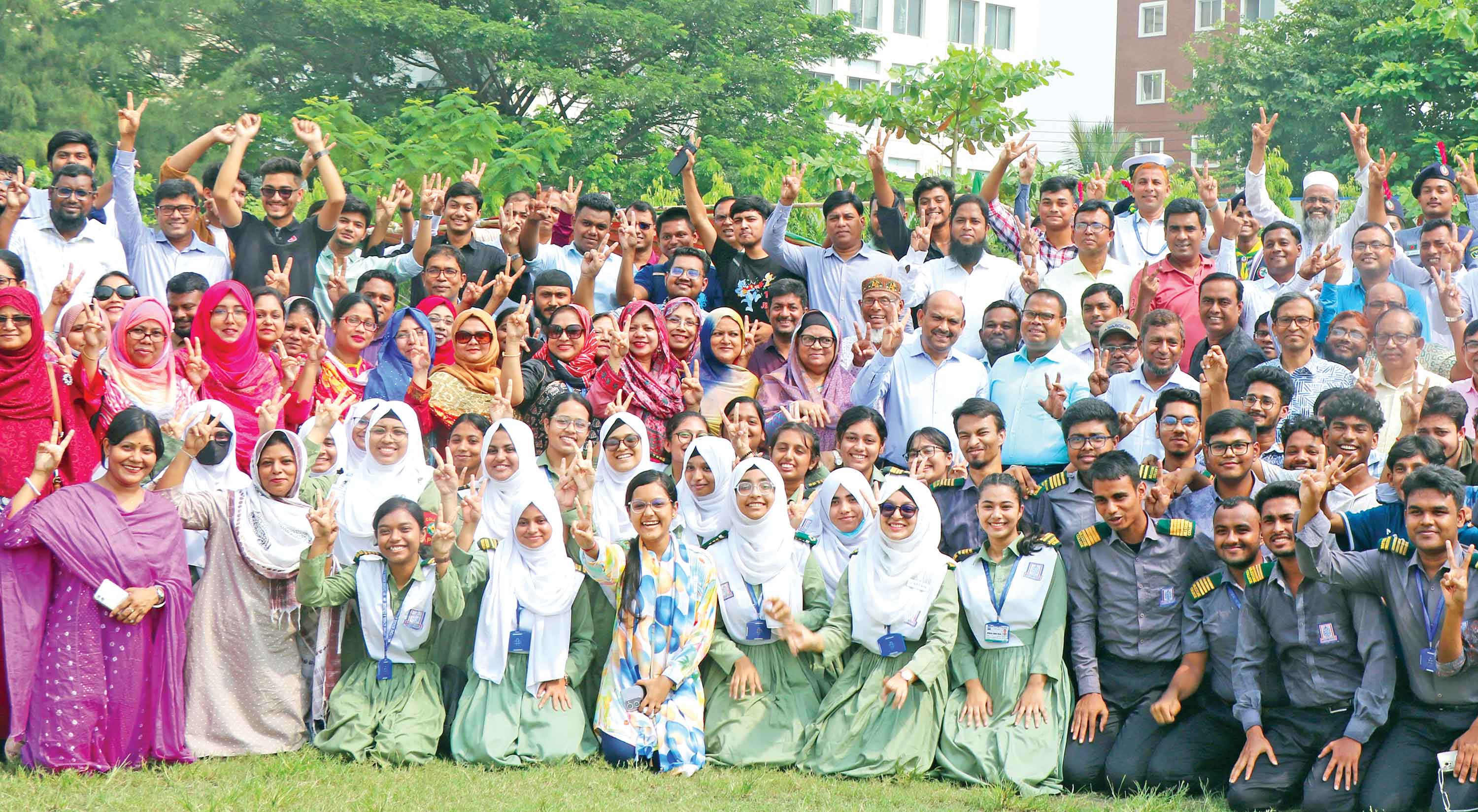 এইচএসসিতে মাইলস্টোন কলেজের অসাধারণ সাফল্য