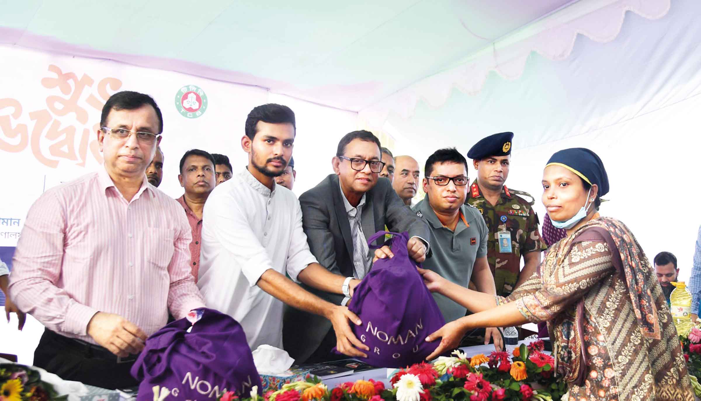 পোশাক শ্রমিকদের জন্য টিসিবি পণ্য বিক্রি শুরু