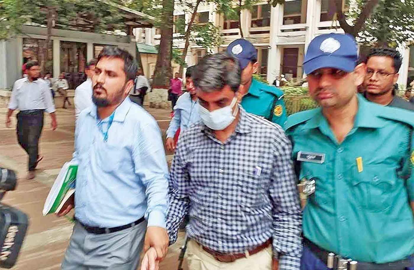 বিনা প্রয়োজনে কেনাকাটায় রাষ্ট্রের ১৫ কোটি টাকা গচ্চা