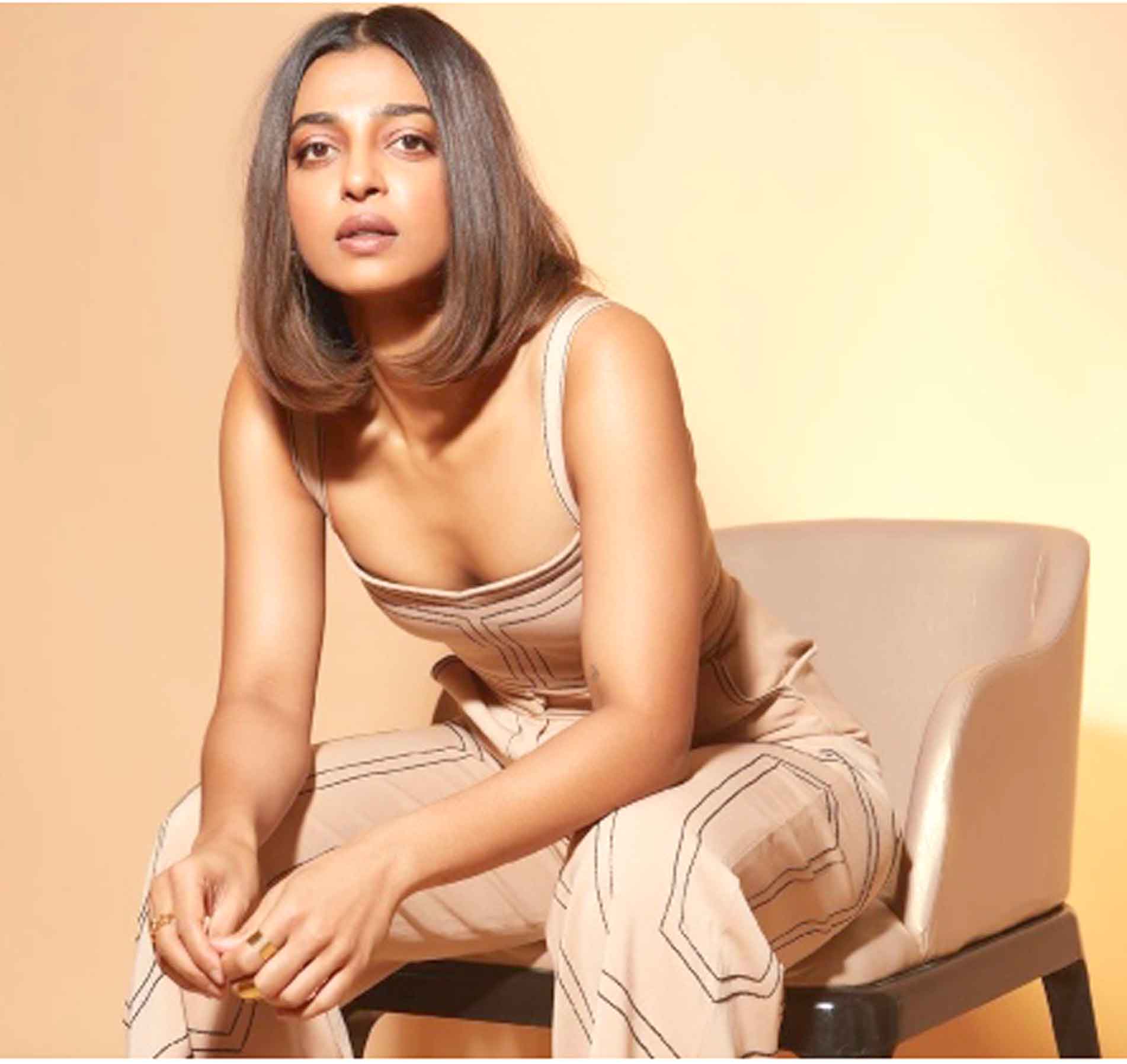 বিয়ের ১২ বছর পর মা হচ্ছেন রাধিকা