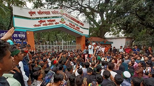 বৈষম্যবিরোধী আন্দোলনের বিক্ষোভে ছাত্রলীগ নিষিদ্ধের দাবি