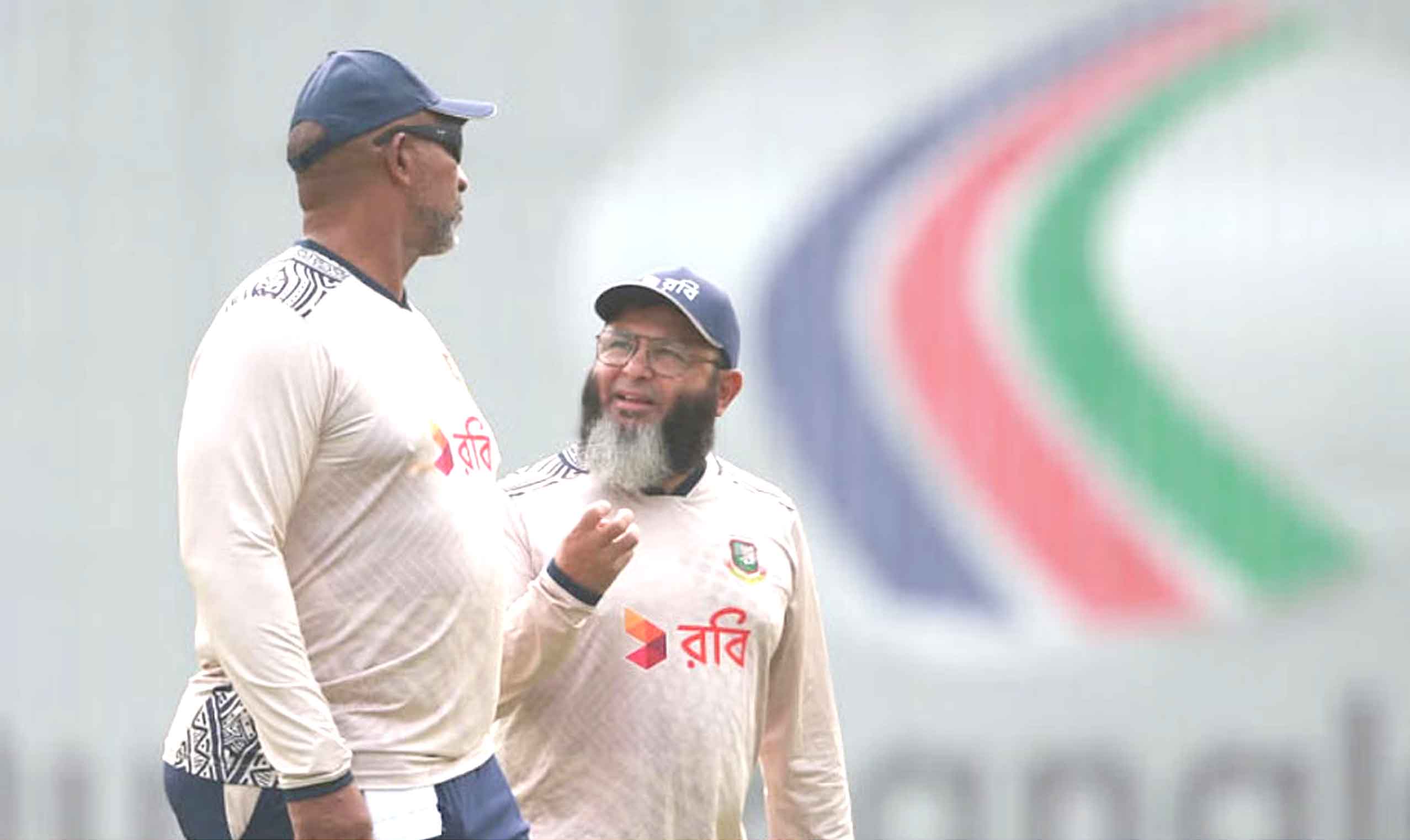 দক্ষিণ আফ্রিকাকে হারানোর এটা সেরা সুযোগ : ফিল সিমন্স