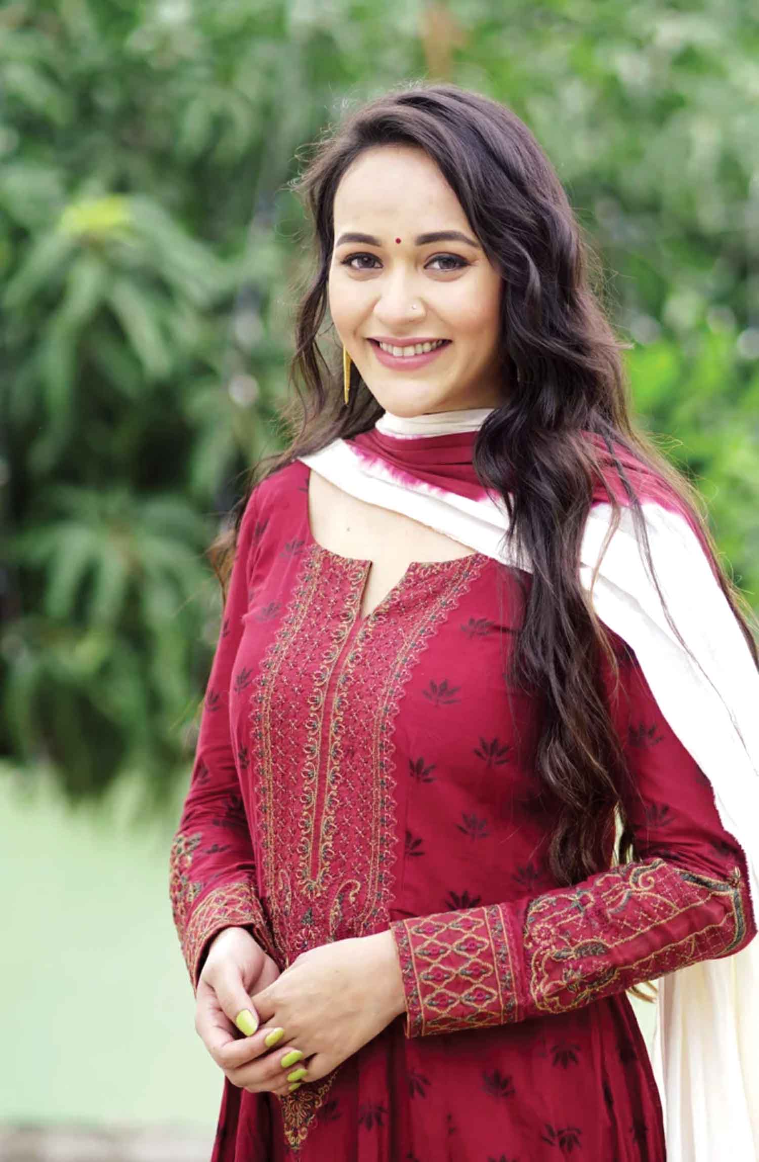 আর বেশিদিন অভিনয় করব না : অহনা