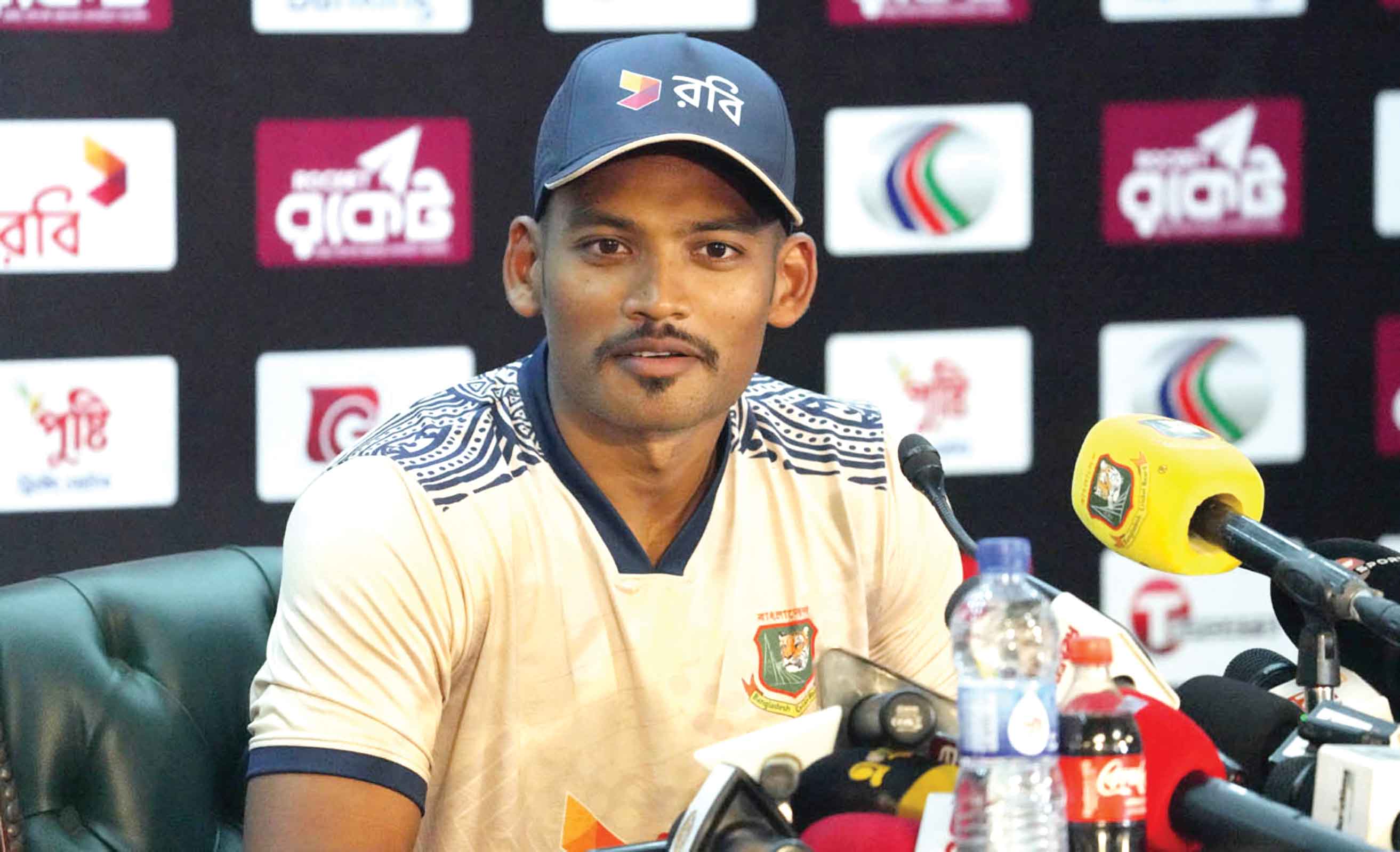 হাথুরুসিংহের অসদাচরণের বিষয়ে জানেন না অধিনায়ক!