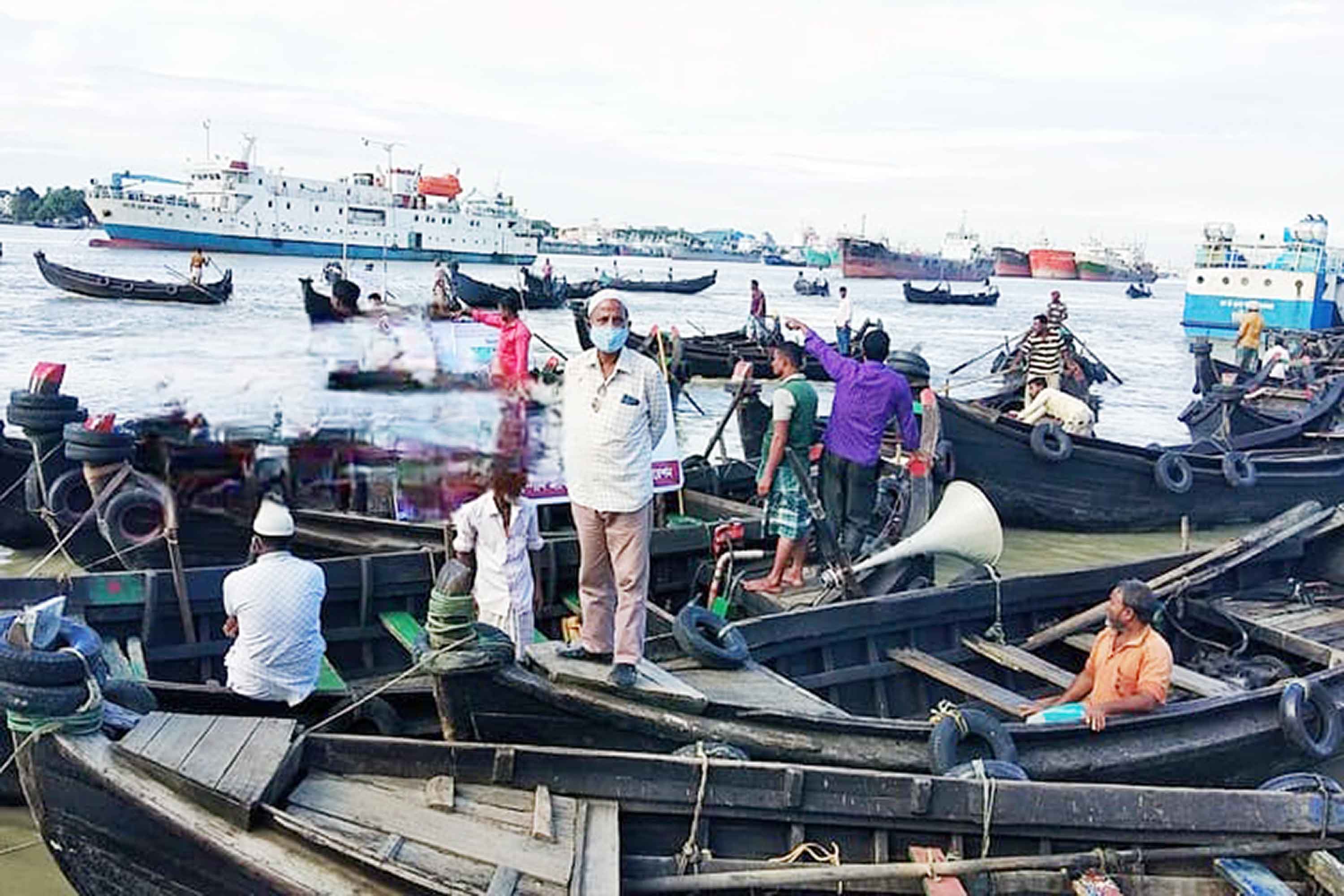 চট্টগ্রামে সাম্পান মাঝিদের অনির্দিষ্টকালের বৈঠা বর্জন