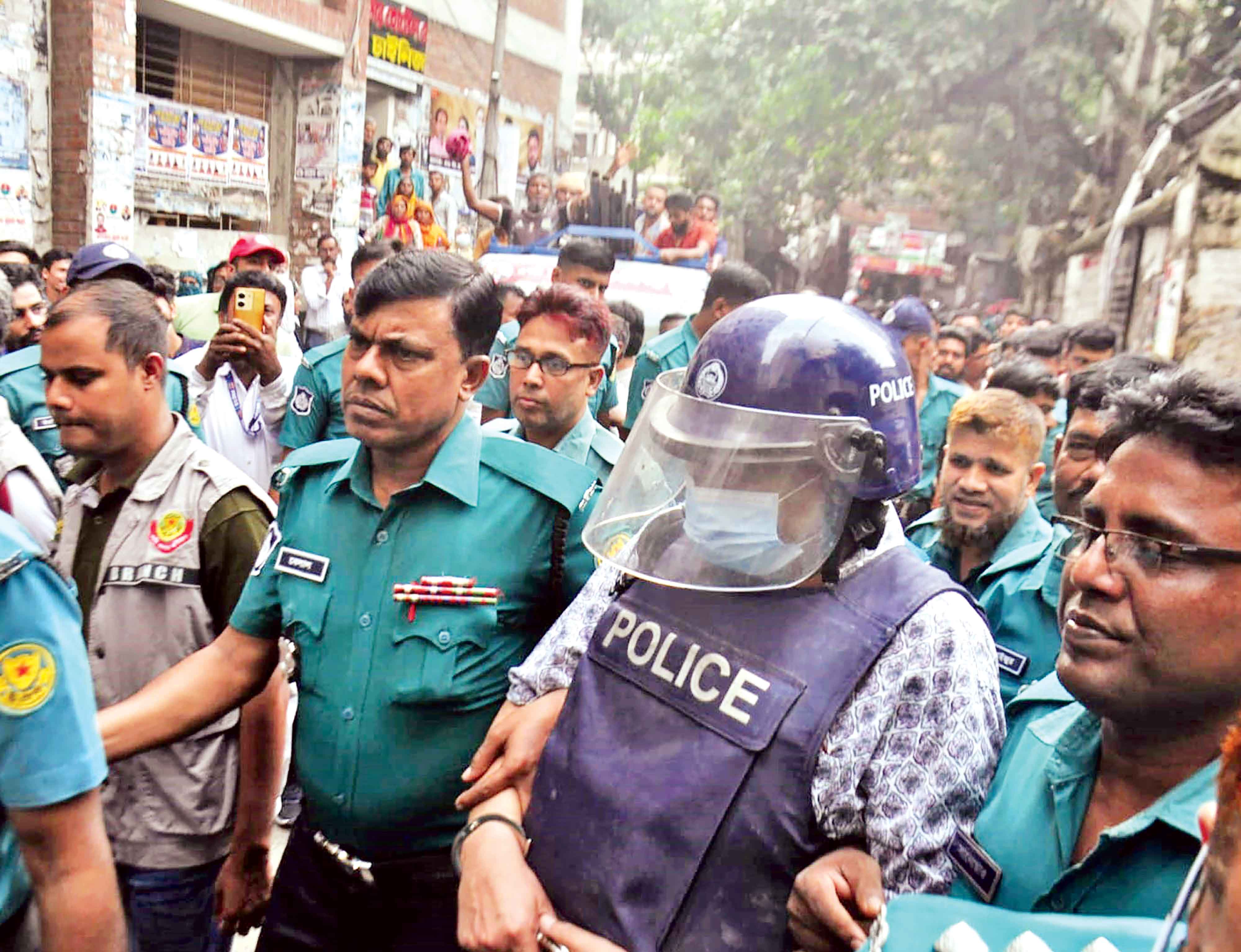 ইমরান রিমান্ডে, কামাল মজুমদার কারাগারে