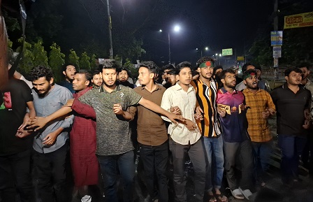 রাষ্ট্রপতির পদত্যাগের দাবিতে মধ্য রাতে উত্তাল বেরোবি 