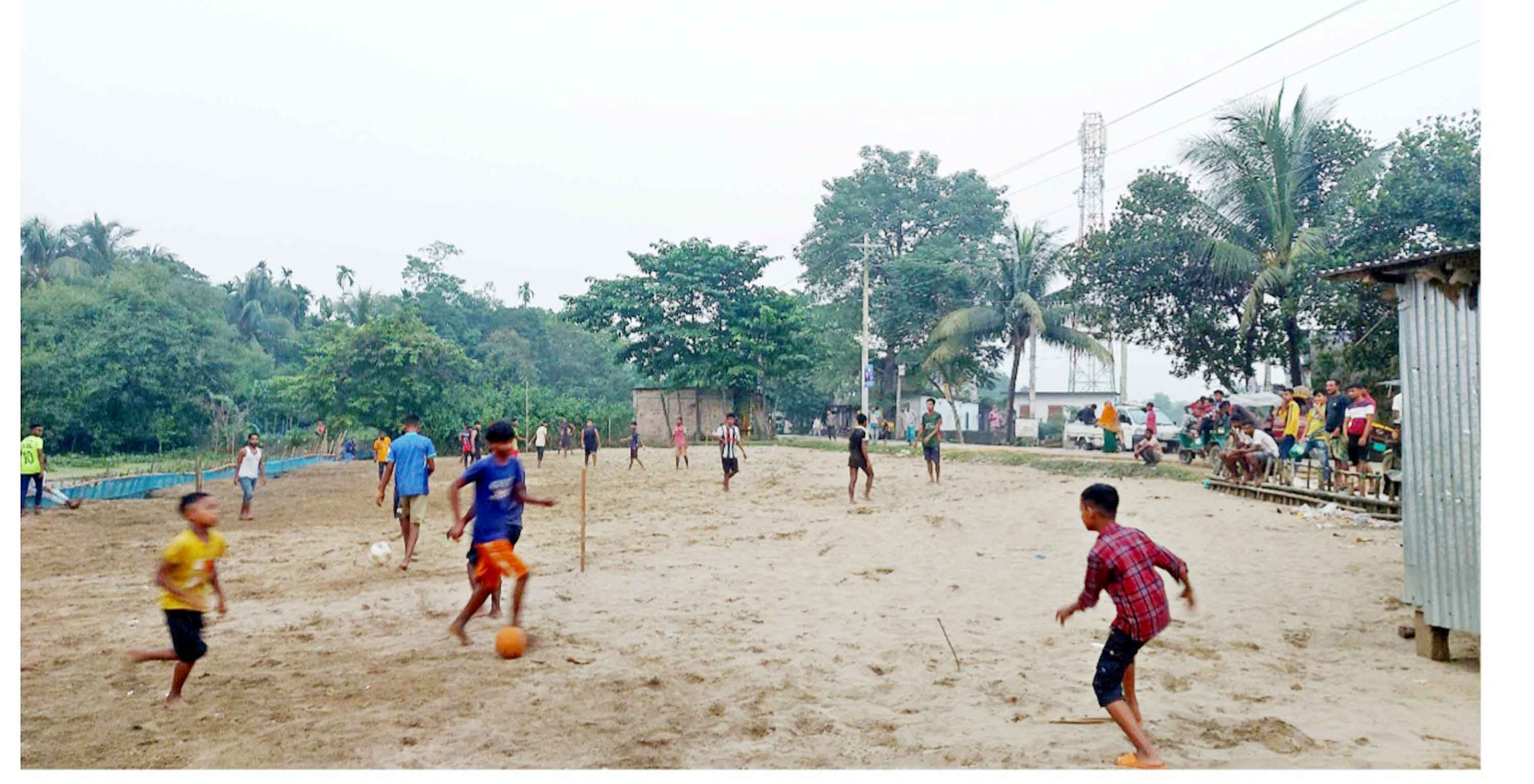 কুশিয়ারার কালারবাজারে জলাশয় ভরাট করে স্থাপনা নির্মাণের পাঁয়তারা