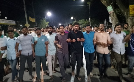 ছাত্রলীগ নিষিদ্ধ করায় বেরোবিতে আনন্দ মিছিল 