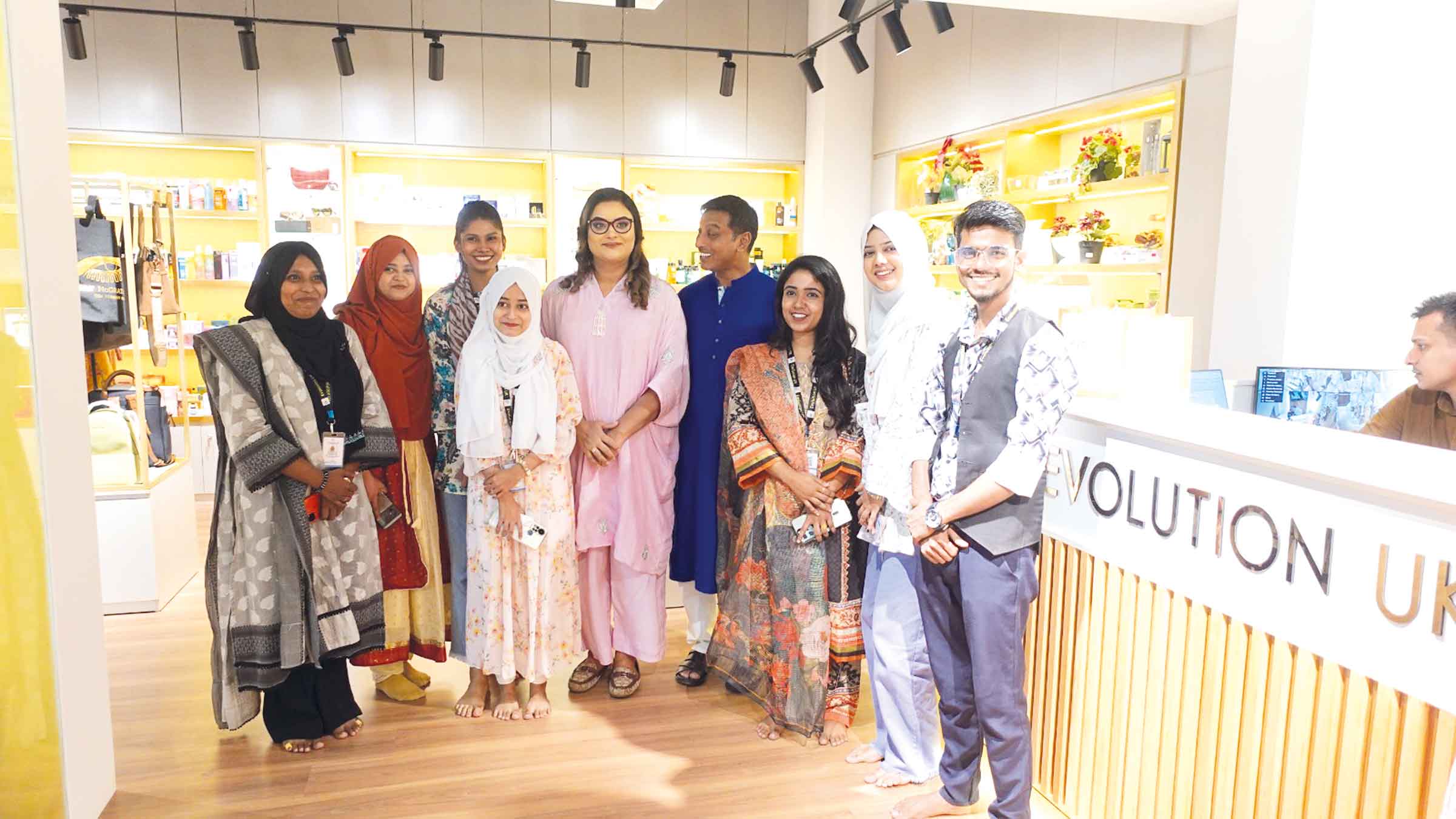 'ইভোলিউশান ইউকে'র বিক্রয়কেন্দ্র উদ্বোধন