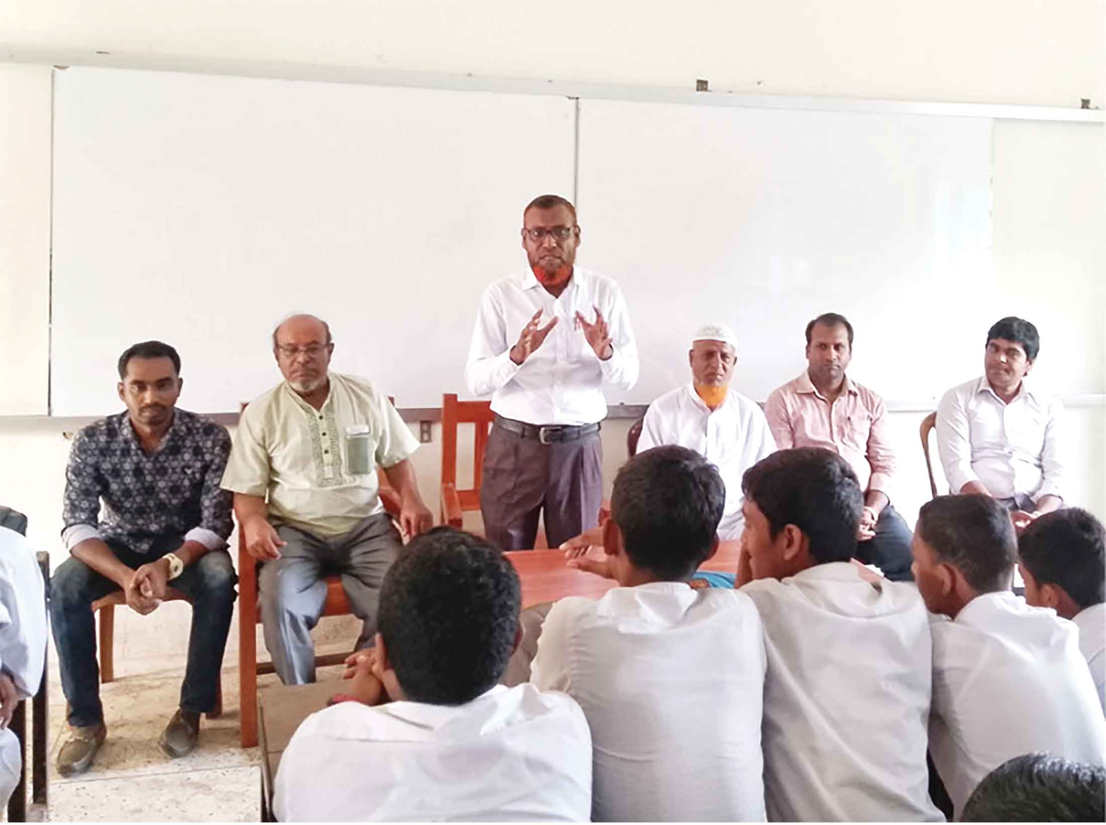 আটঘরিয়ায় নিরাপদ সড়ক চাই শীর্ষক আলোচনা সভা