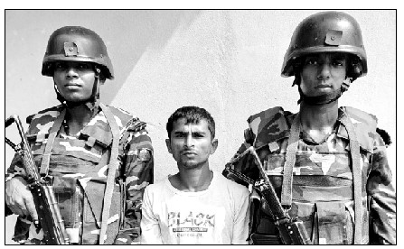 চকরিয়া থেকে আরও একজন সেনাবাহিনীর হাতে গ্রেপ্তার