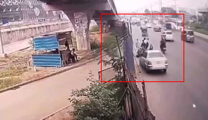 বিমানবন্দরের সামনে ৭ শিক্ষার্থীকে পিষে দিলো প্রাইভেটকার