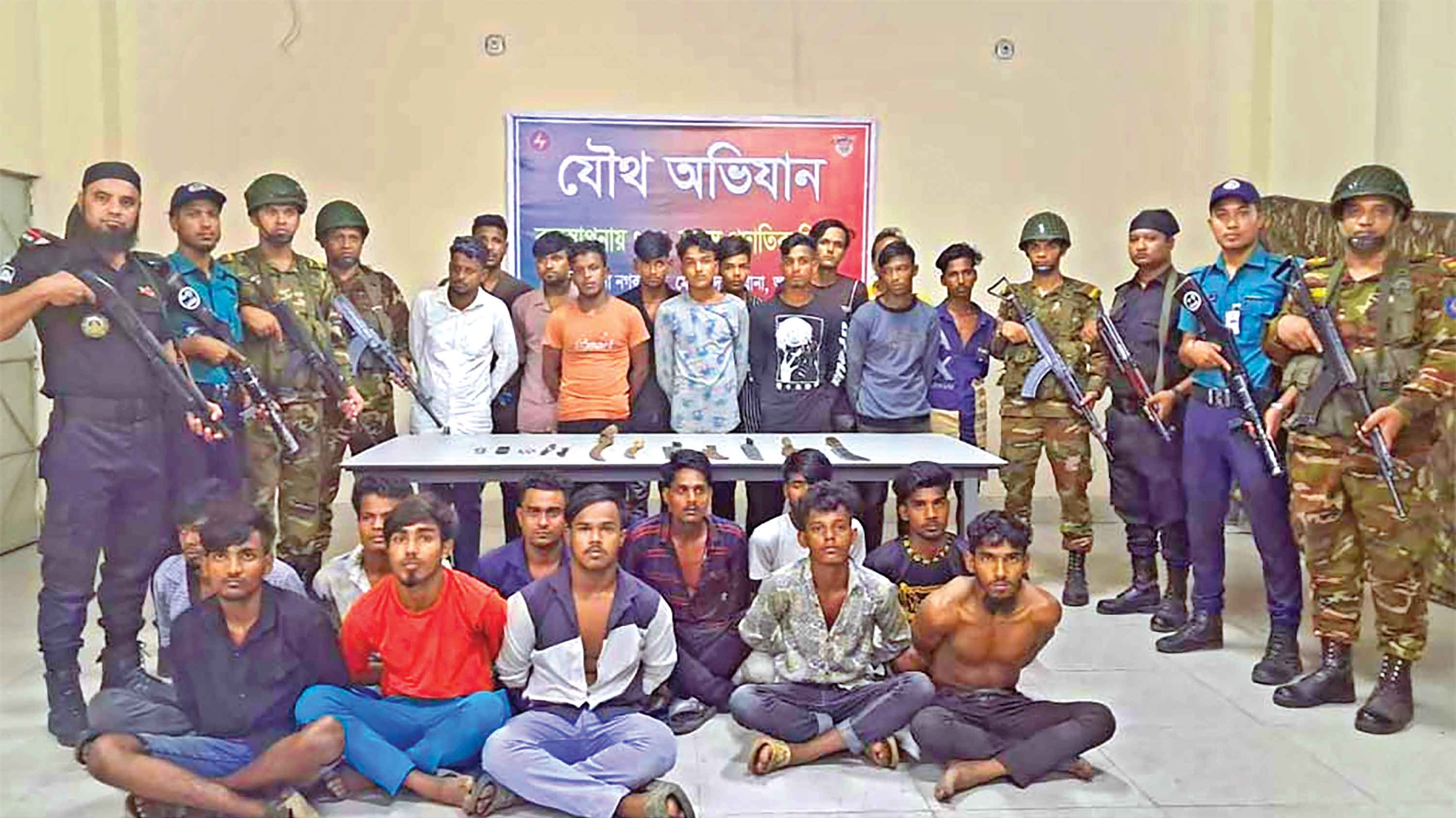 মোহাম্মদপুরে যৌথ বাহিনীর অভিযান আটক ৪৫