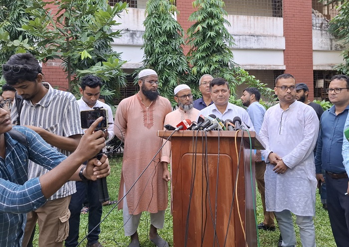 বেরোবিতে লেজুড়বৃত্তিক ছাত্র রাজনীতি নিষিদ্ধ 