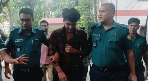 ছাত্রলীগ কর্মীকে পিটিয়ে পুলিশ দিল ঢাকা কলেজের শিক্ষার্থীরা