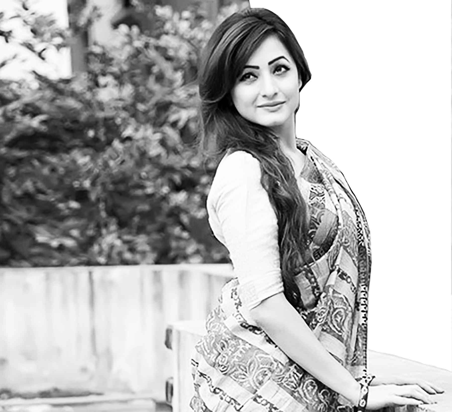 নতুন স্বামীর পরিচয় জানালেন সুজানা