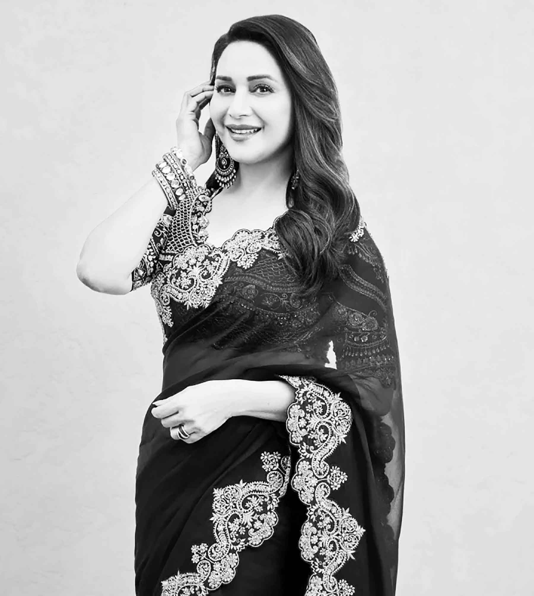 আবারও পর্দায় ফিরছেন মাধুরী দীক্ষিত
