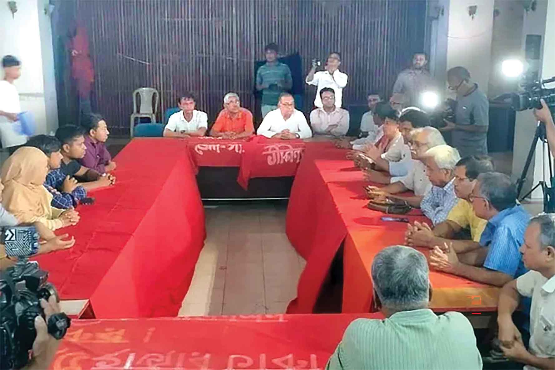 রাজনৈতিক দলগুলোকে নিয়ে কাউন্সিল গঠনের পরামর্শ দেবেন ছাত্রনেতারা