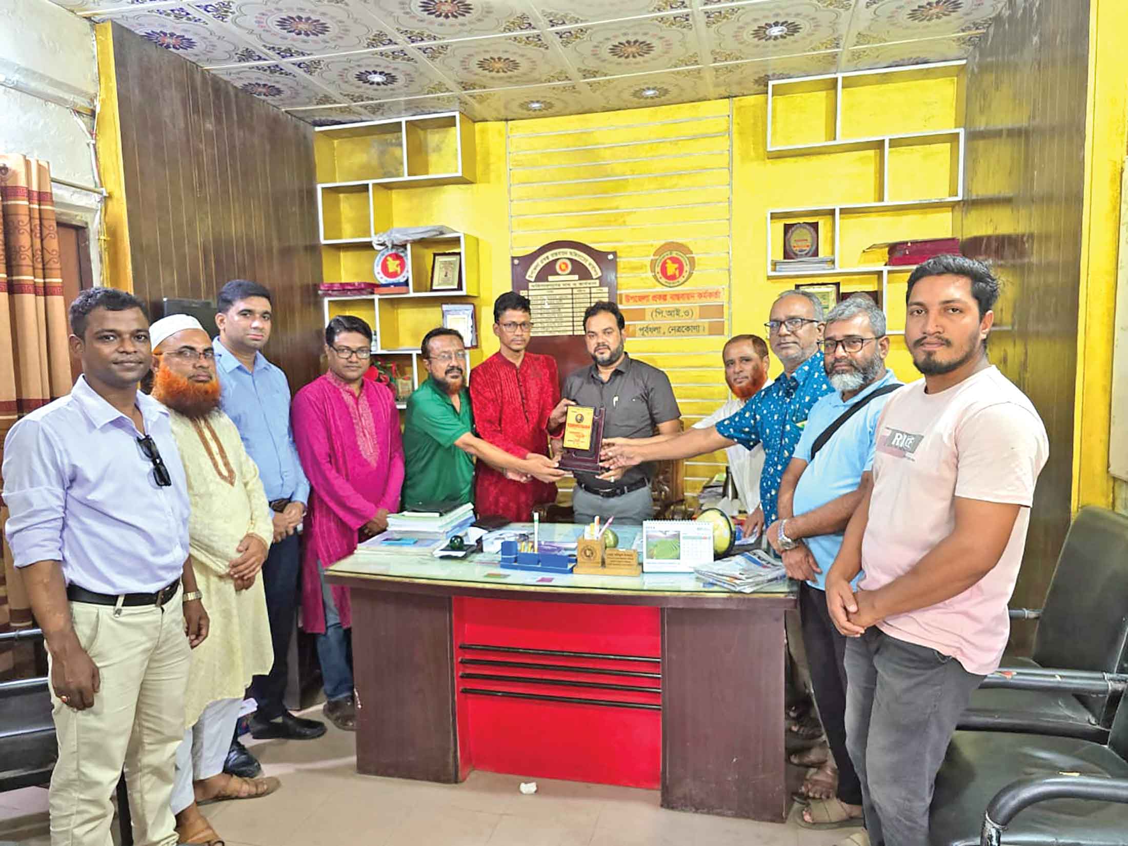 উপদেষ্টা মো. সাইফুল ইসলামকে বিদায়ী শুভেচ্ছা ফ্রেন্ডস ফোরাম পূর্বধলার আয়োজন